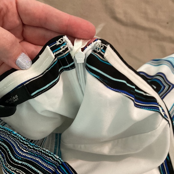 NEW! White House/Black Market Chevron Strapless Dress - Picture 4 of 7